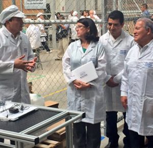 Da Produção Local ao Progresso Nacional: Transformar a Educação em El Salvador